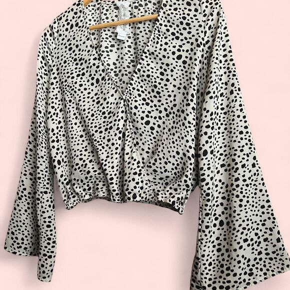 Black & Neutral Grayish-White Dalmatian/Scattered Leopard Blouse W/Flared Sleeve - Picture 2 of 8